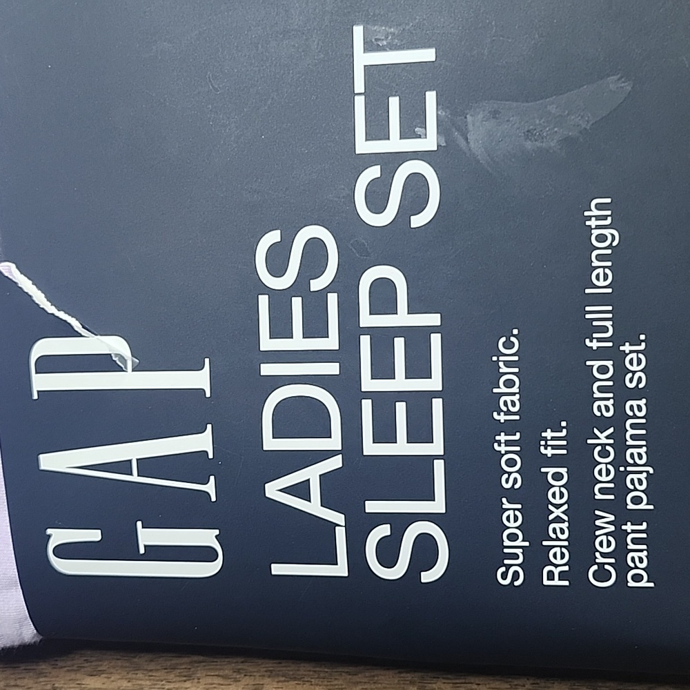 Gap Ladies Sleep Set - NWT - Picture 2 of 5